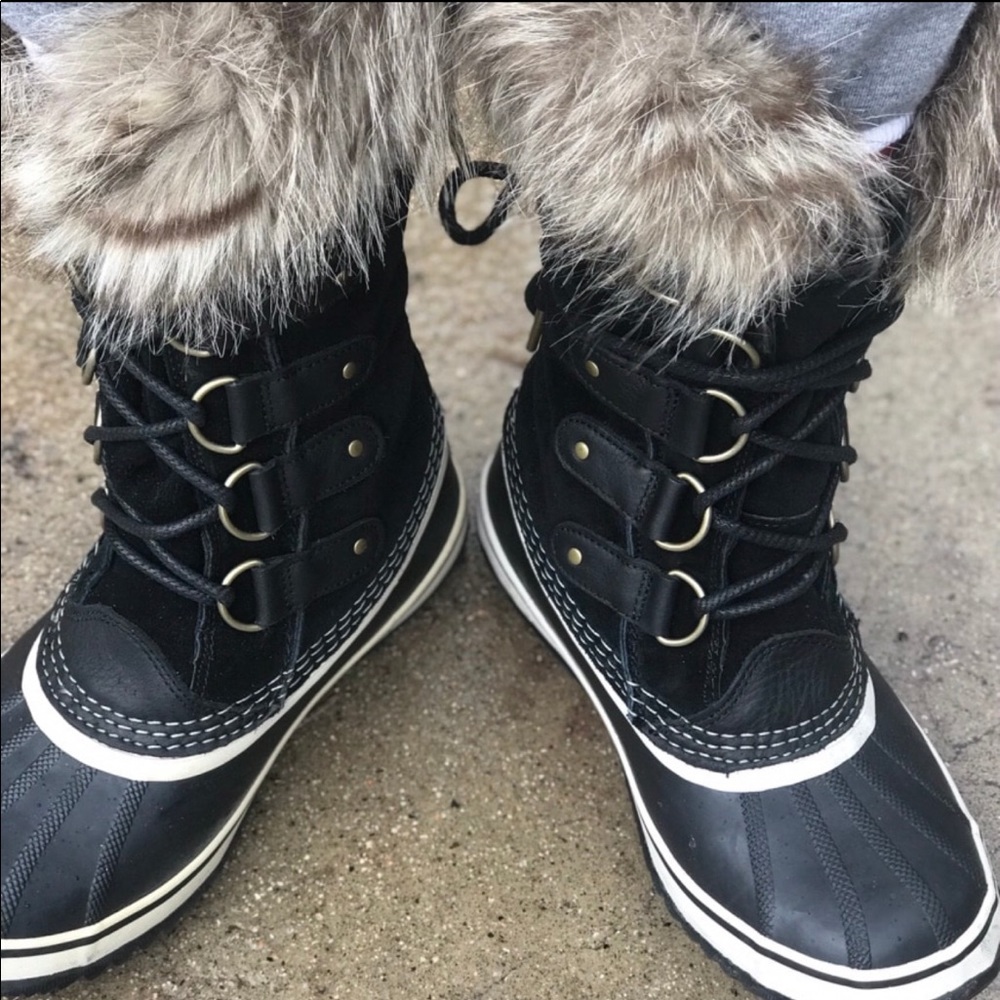 Sorel Joan of Arctic boots with fur